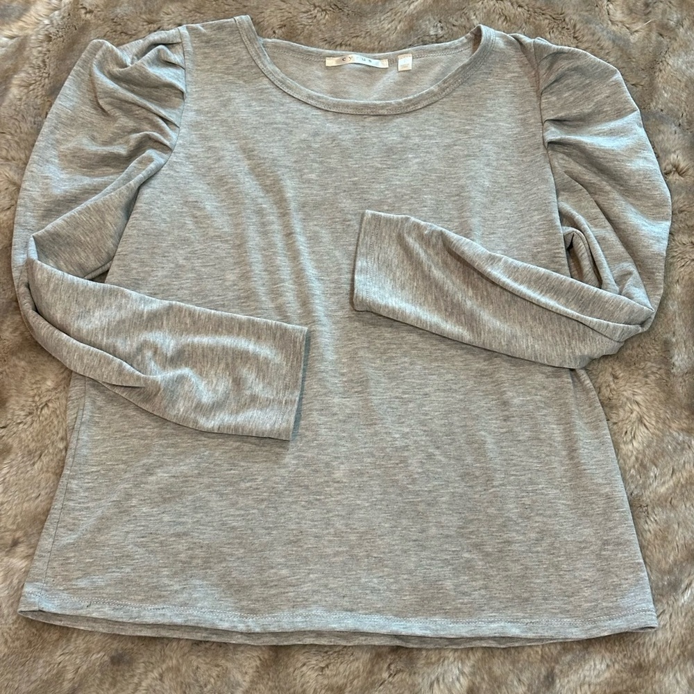 Ladies size large long sleeve grey shirt, ruched shoulders​​​​​